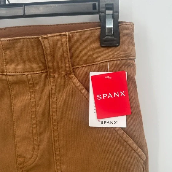 Spanx Women's Stretch Twill Ankle Cargo Pants in Honey Glow - Picture 4 of 6